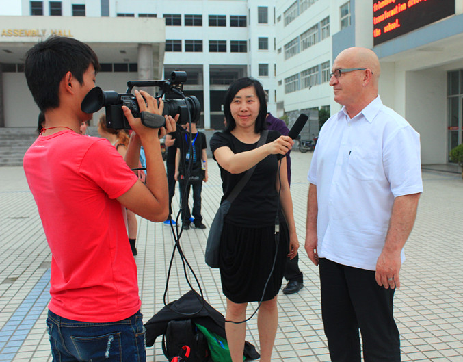 我校欢送班恩斯戴尔学校师生一行 我校欢送班恩斯戴尔学校师生一行