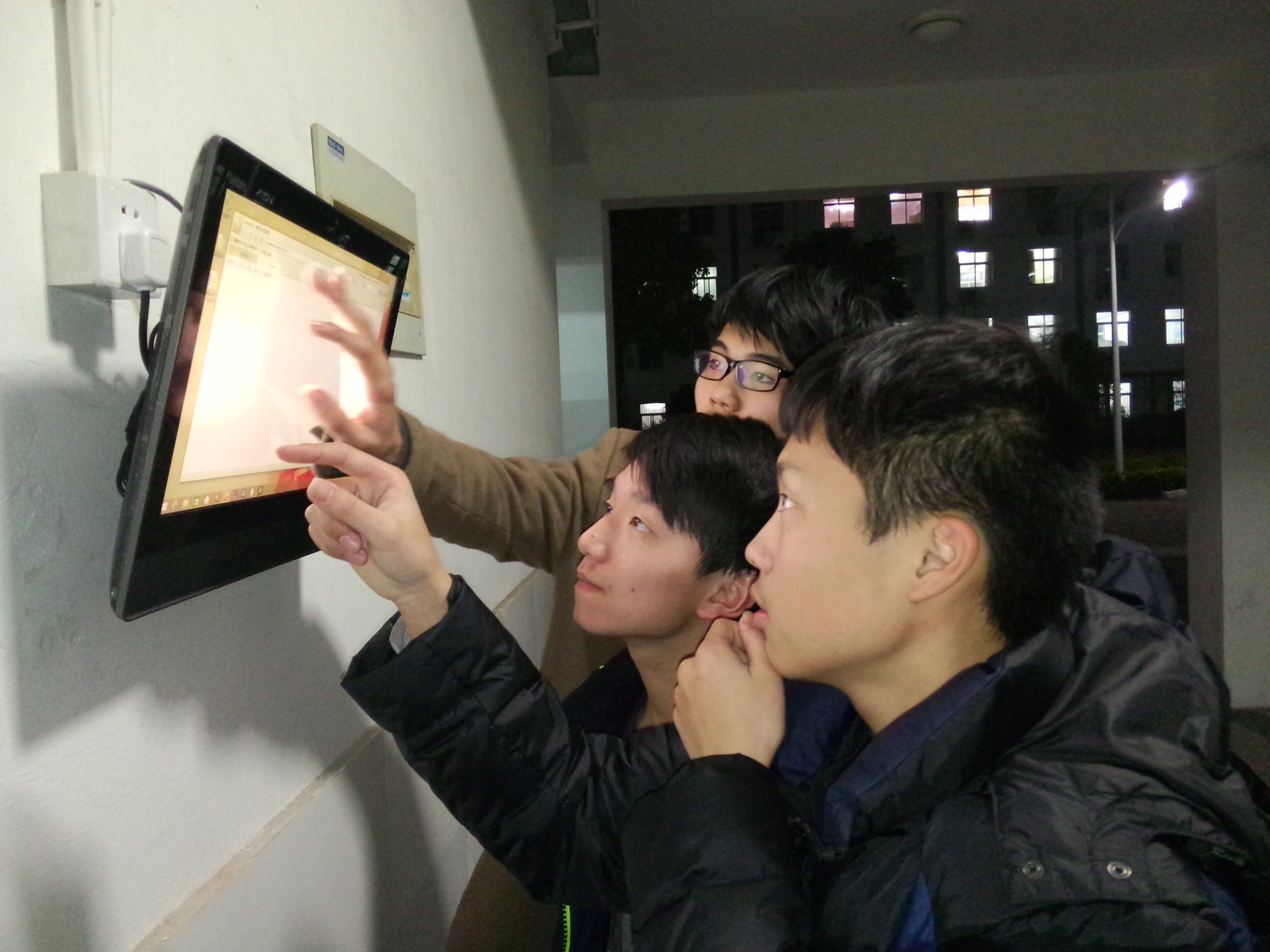 我校为学生泛在学习创造条件 我校为学生泛在学习创造条件