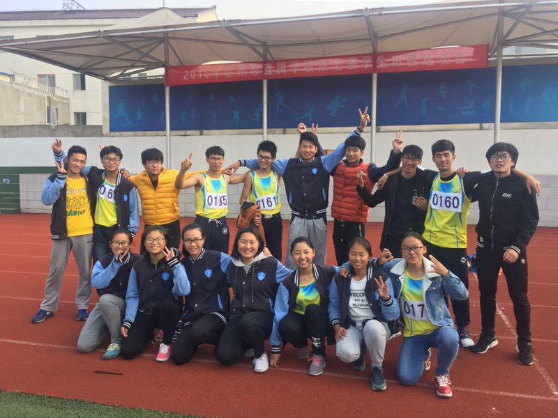 我校田径健儿在第七届市直学校田径运动会中获得佳绩 我校田径健儿在第七届市直学校田径运动会中获得佳绩