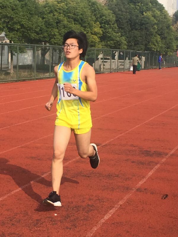 我校田径健儿在第七届市直学校田径运动会中获得佳绩 我校田径健儿在第七届市直学校田径运动会中获得佳绩