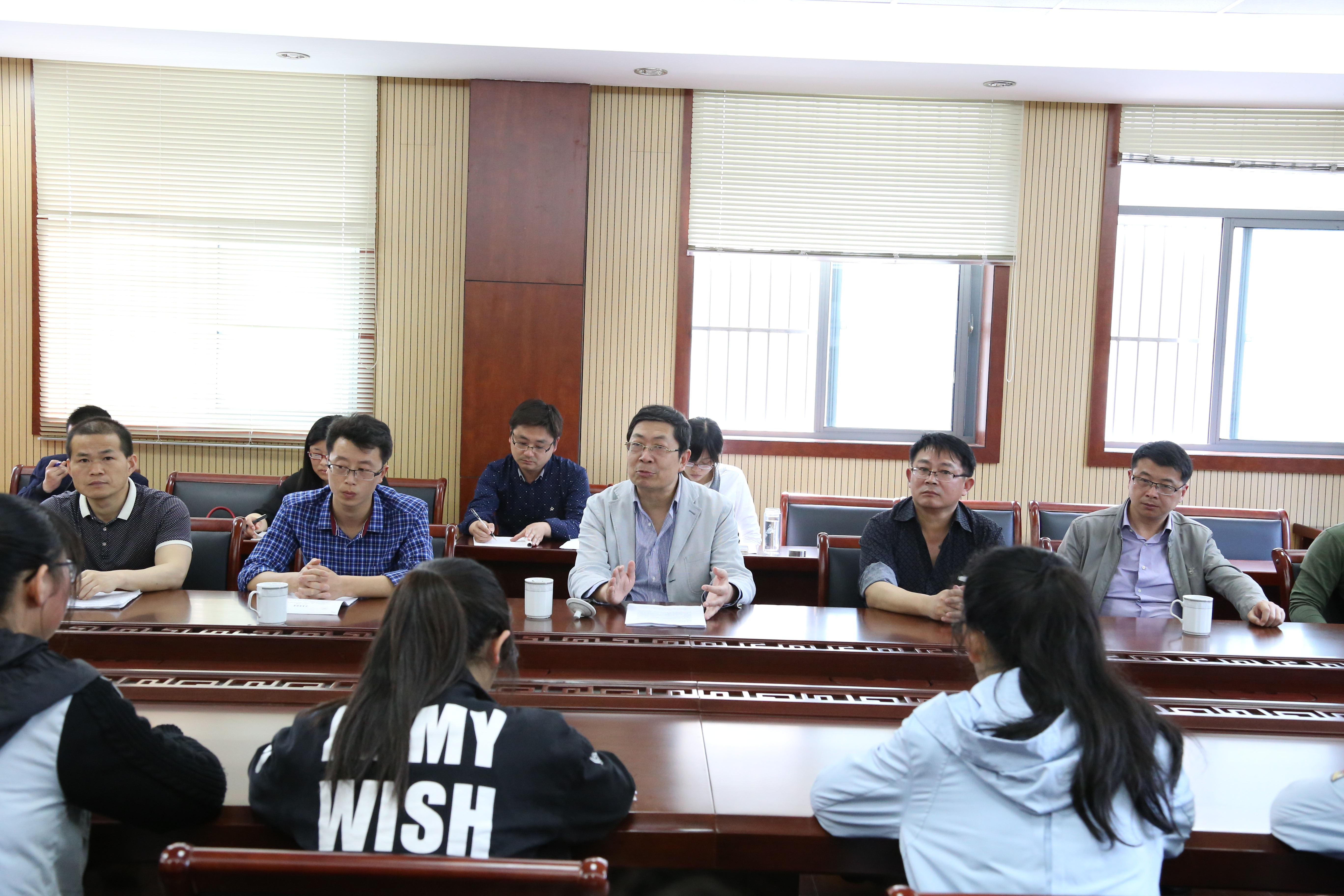 教研室专家“点对点”打造高分作文 教研室专家“点对点”打造高分作文