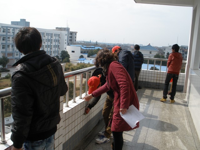 学雷锋精神,做文明学生 学雷锋精神,做文明学生