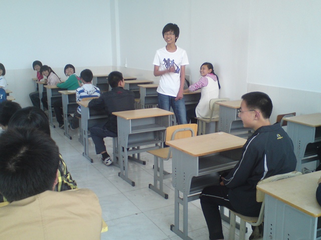 初中语文组开展“天籁轩”社团活动 初中语文组开展“天籁轩”社团活动