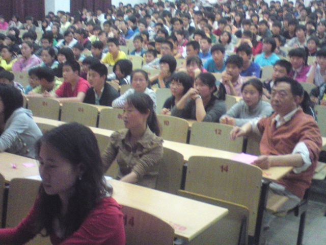 “唱响春天”歌唱比赛在报告厅圆满举行 “唱响春天”歌唱比赛在报告厅圆满举行