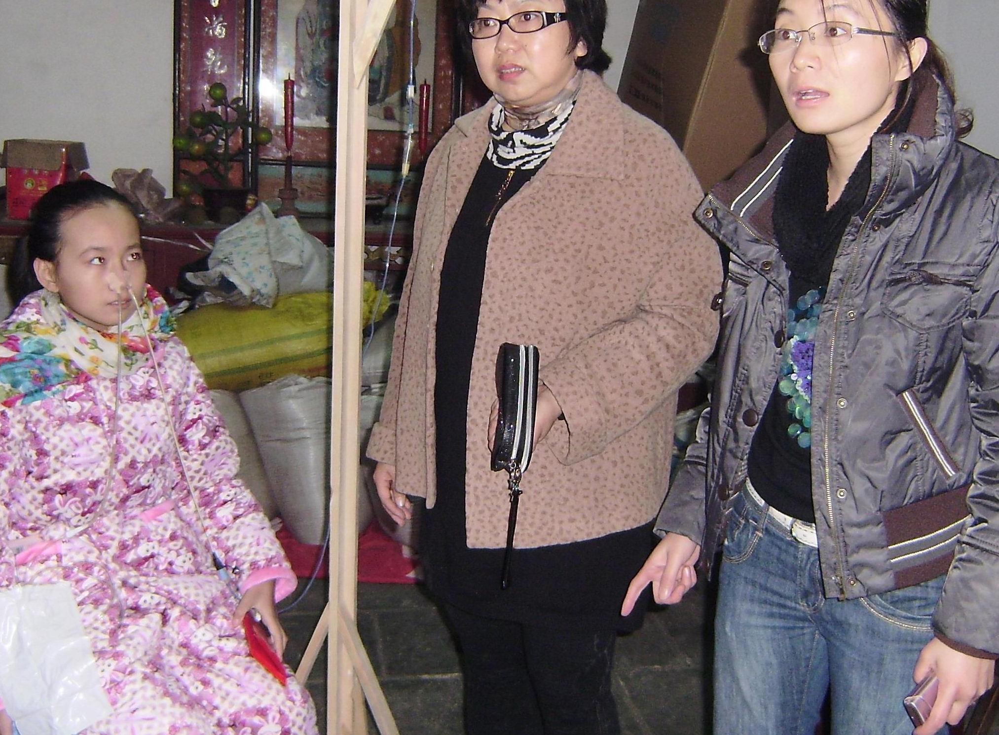 团委组织探望困难学生李燕 团委组织探望困难学生李燕