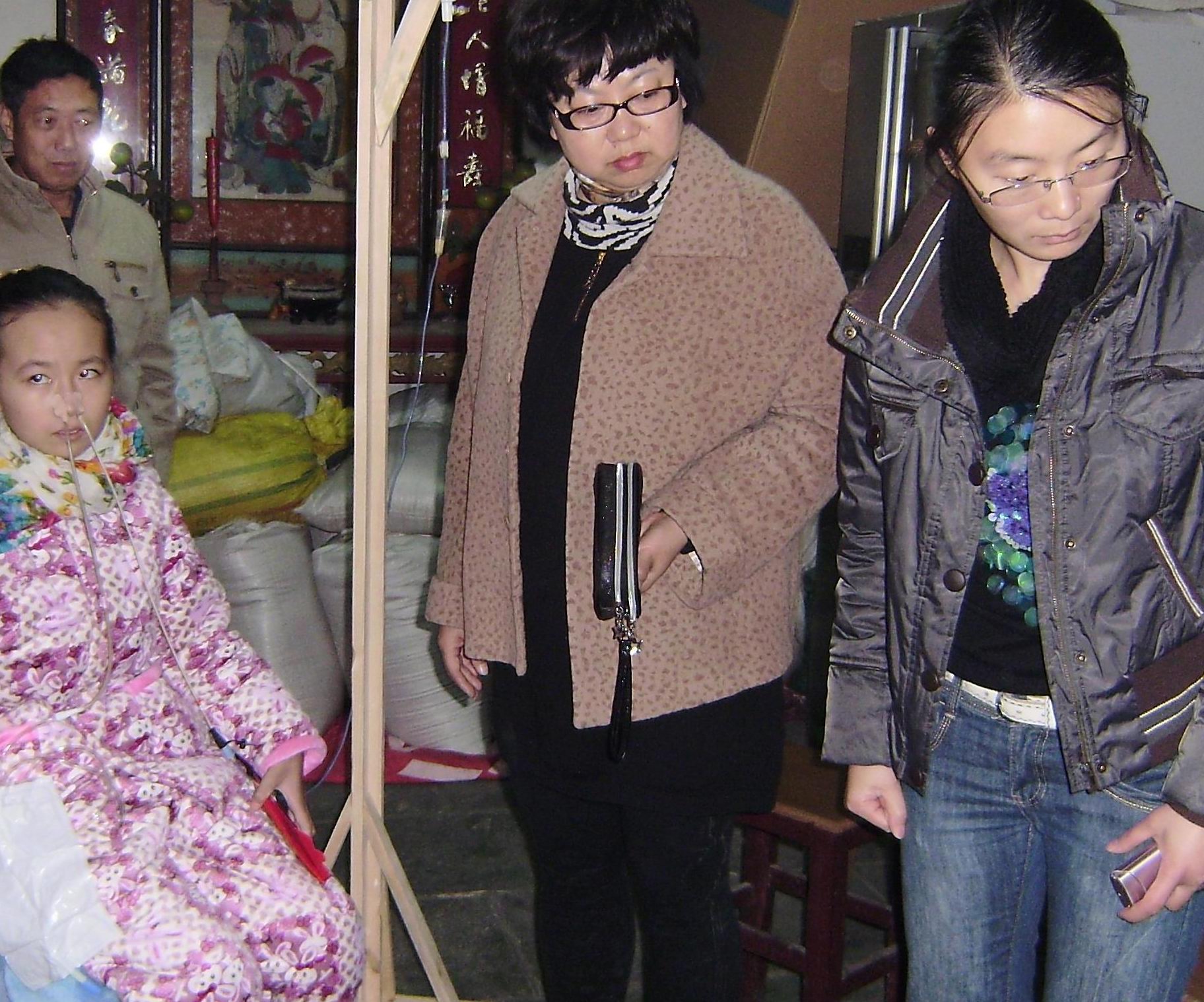 团委组织探望困难学生李燕 团委组织探望困难学生李燕