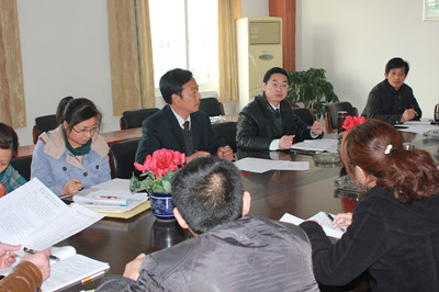 我校开展“立足岗位践行先进性、保持纯洁性”专题大讨论活动的推进会 我校开展“立足岗位践行先进性、保持纯洁性”专题大讨论活动的推进会