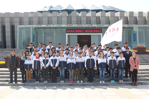 泰州实验中学清明祭扫活动 泰州实验中学清明祭扫活动