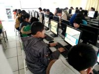 我校团委组织学生参加“网上祭英烈”活动 我校团委组织学生参加“网上祭英烈”活动