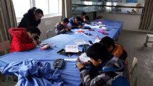 我校团委组织社团开展“平等对待特殊学生”活动 我校团委组织社团开展“平等对待特殊学生”活动