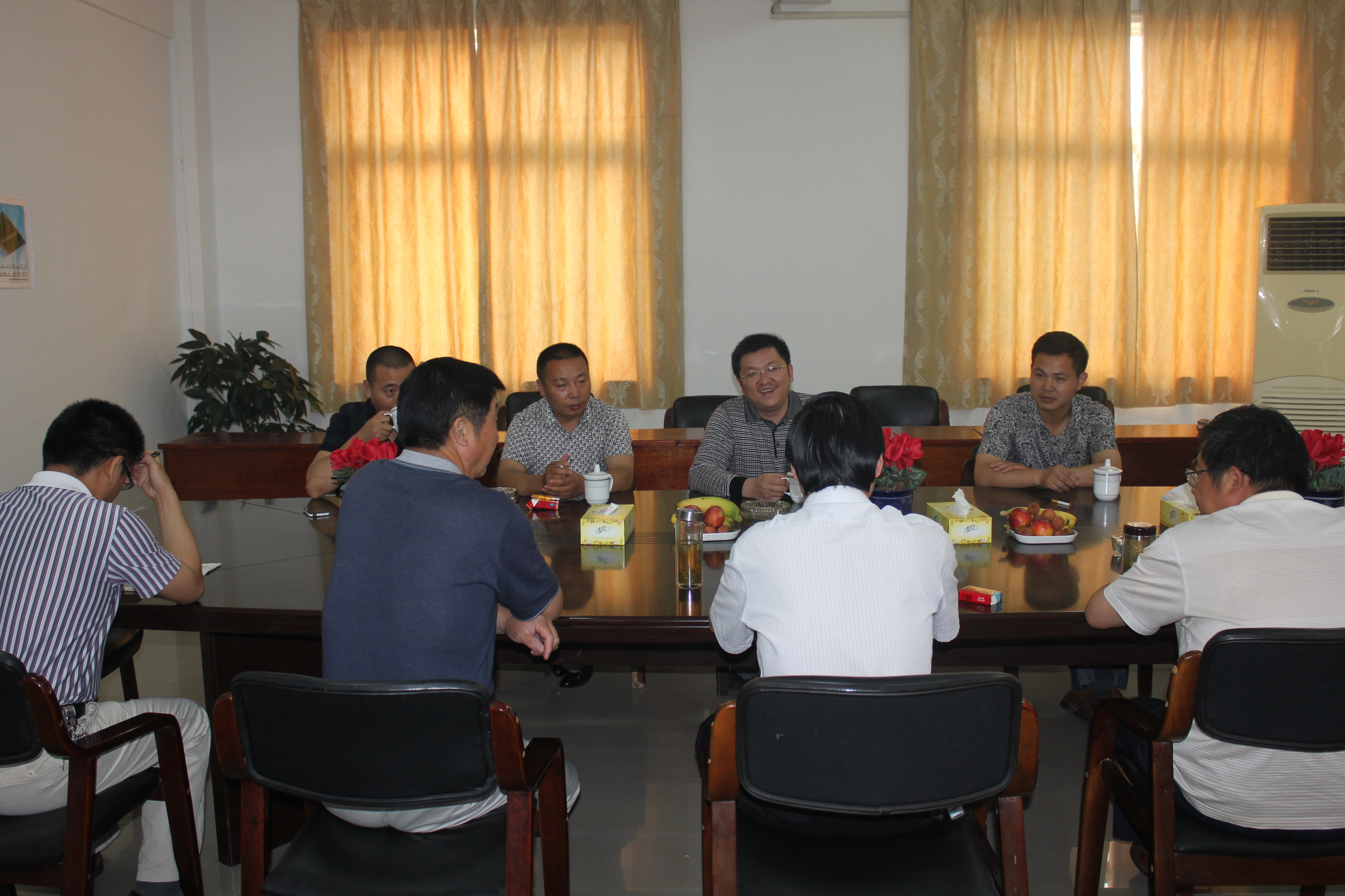 宝应氾水高级中学领导来我校参观考察