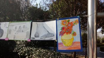 我校绘彩社团开展美术画展活动